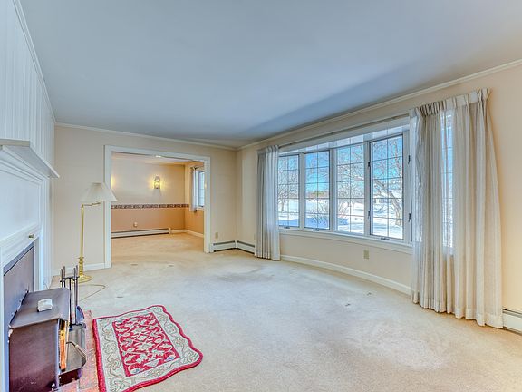 4th image of 477 Sunset Hill Road