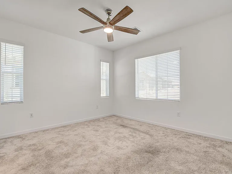 5730 Sky Pointe Dr #190 — Photo 30