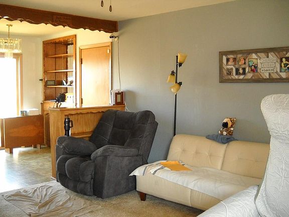 2nd image of 1206 N Farview Dr