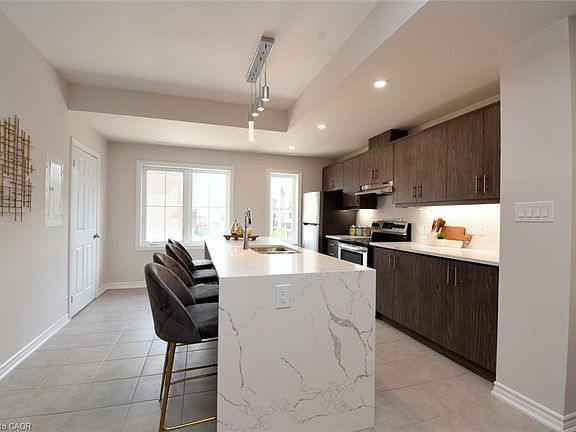 2nd image of 677 Park Rd N #2