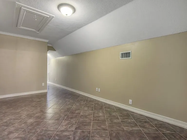 10819 Lake Windcrest — Photo 36