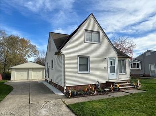 5187 Karen Isle Dr, Willoughby, OH 44094