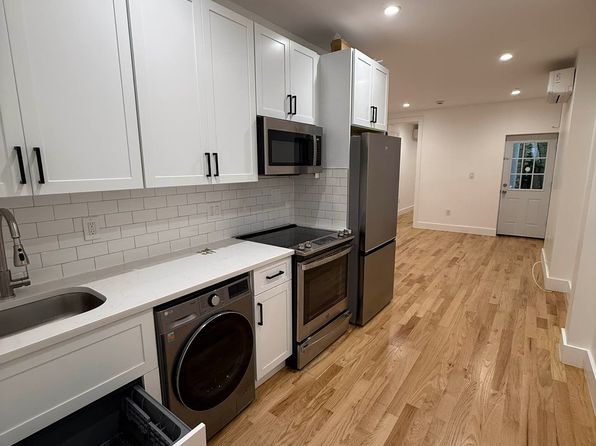 542 Bainbridge St #1GR