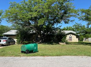 1414 Hiawatha Ln, Burkburnett, TX 76354