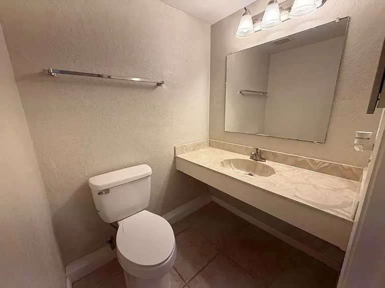255 Paradise Blvd #10 — Photo 15