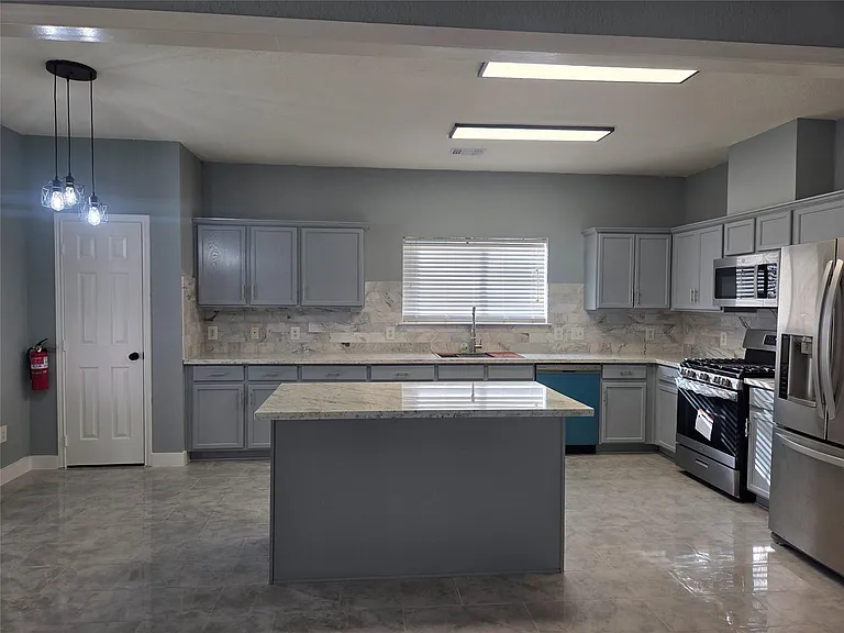 9526 Heflin Colony Dr — Photo 5