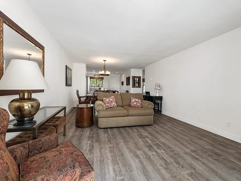358 Abington Rd — Photo 10