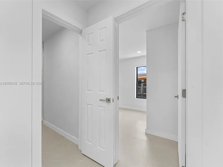 1370 W 29th St #A — Photo 8