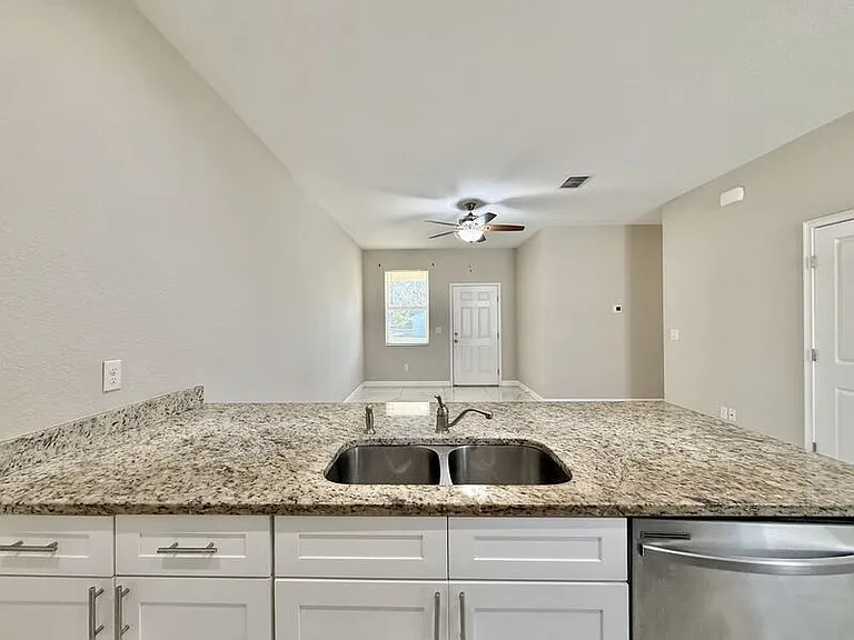 2 W Orange St #101 — Photo 12