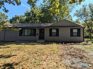 8711 Glenwood Ave, Kansas City, MO 64138