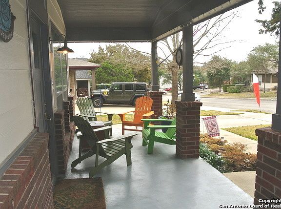 5th image of 7519 Acorn Bend Dr