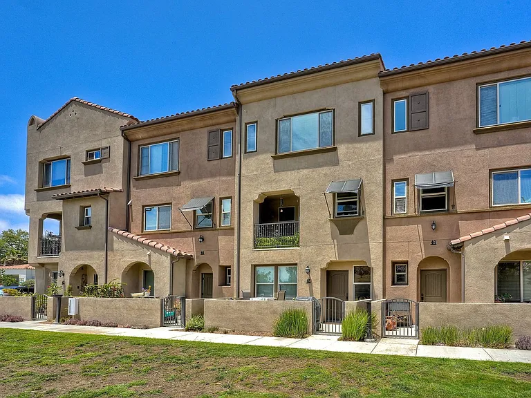 1576 Castillo Way — Photo 38