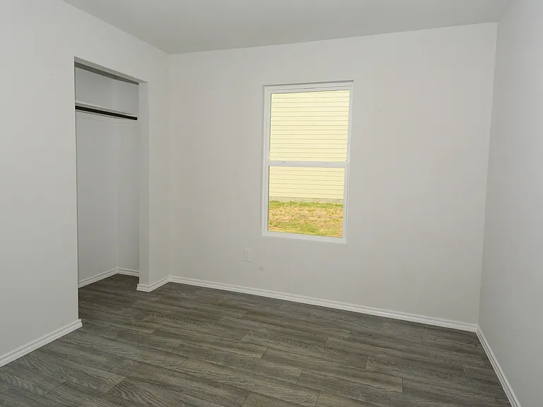 297 Victory Dr — Photo 10