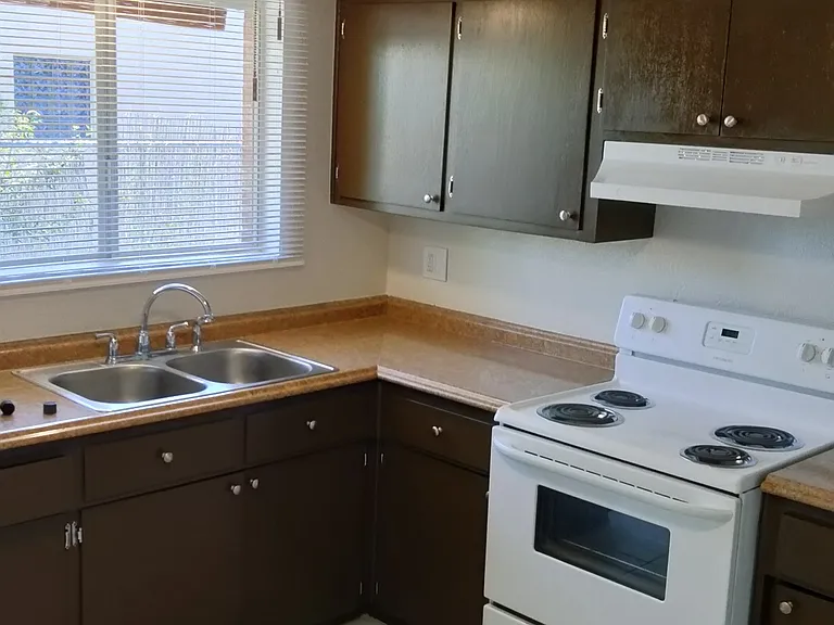 4431 E 3rd St #10 — Photo 18