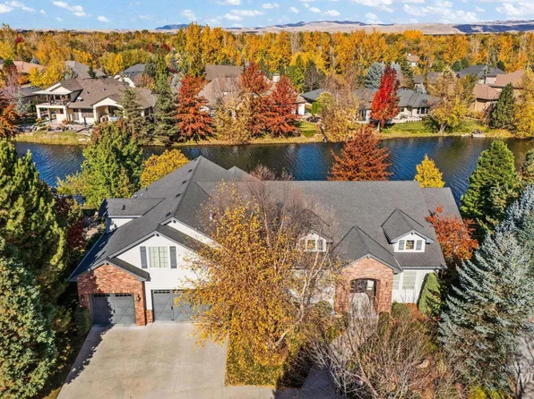 724 E Lakebrook Ln, Eagle, ID 83616