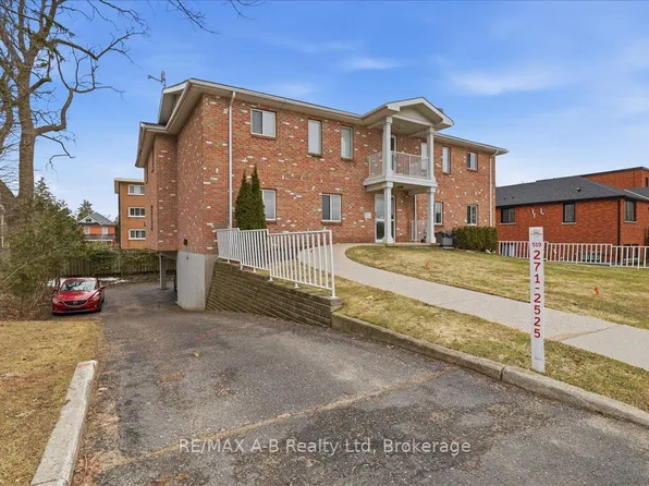 84 Church St #1, Stratford, ON N5A 2R2