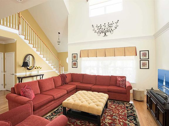 4th image of 143 Stoneleigh Dr