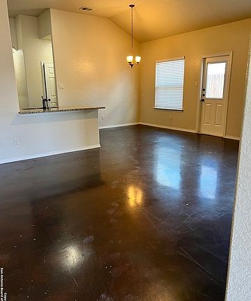 4th image of 10123 Westover Blf