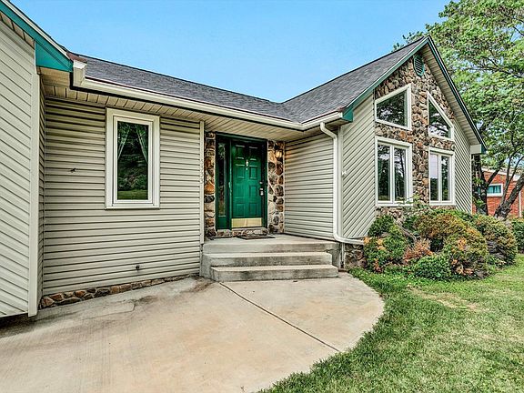 3rd image of 5333 Merriman Rd