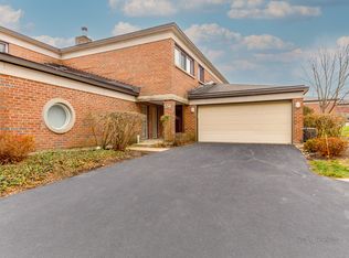 534 Milford Rd, Deerfield, IL 60015