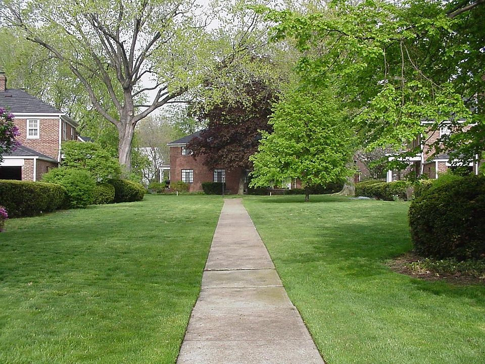 1st image of 3209 Rocky River Dr