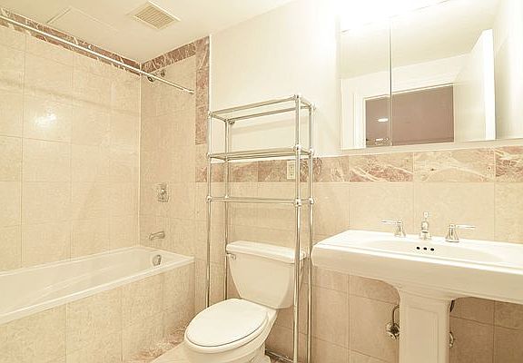5th image of 14 Murray St APT 5