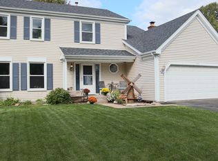 609 Hunters Way, Fox River Grove, IL 60021