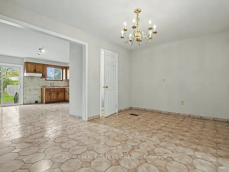273 Elliott St — Photo 9