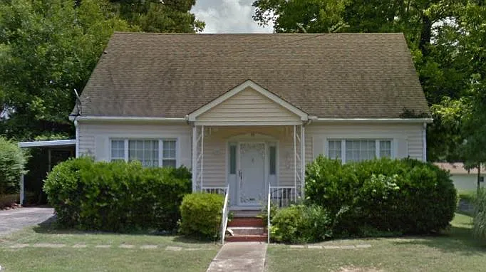 131 N 8th St