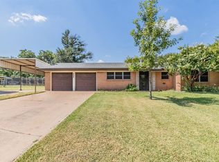 909 Hurstview Dr, Hurst, TX 76053
