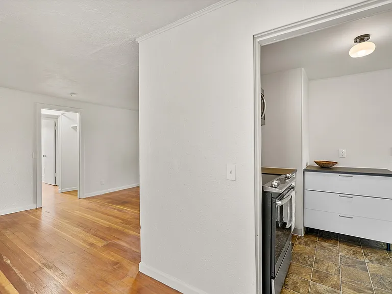 7015 N Greeley Ave #B — Photo 27