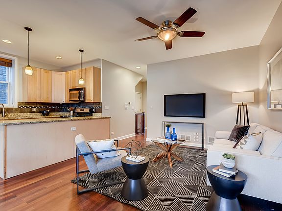 4th image of 2237 W Medill Ave #1