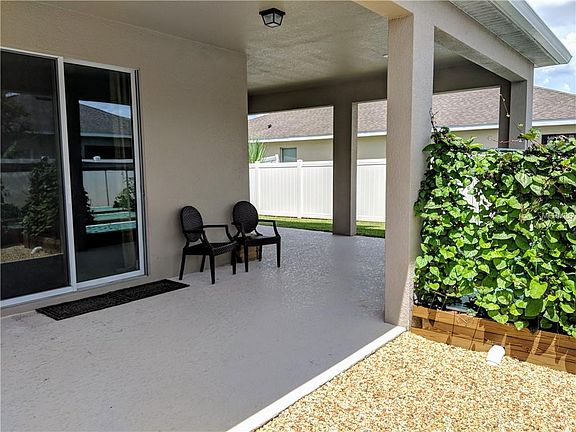 4th image of 744 Parkmont Pl