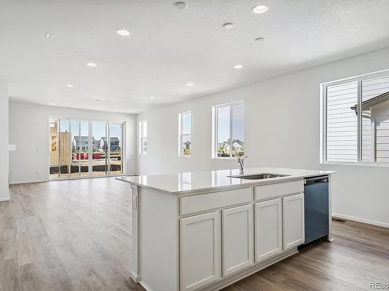 4192 Satinwood Dr — Photo 4