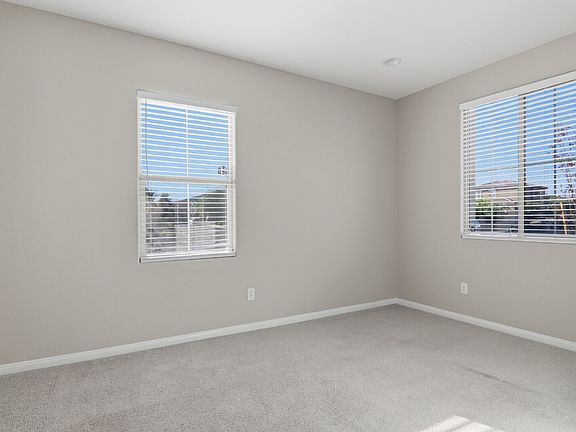 5th image of 3158 Molinos Dr
