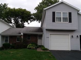 123 Flower Dale Dr, Rochester, NY 14626