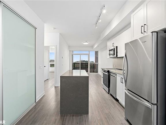 5th image of 681 Yonge St #418
