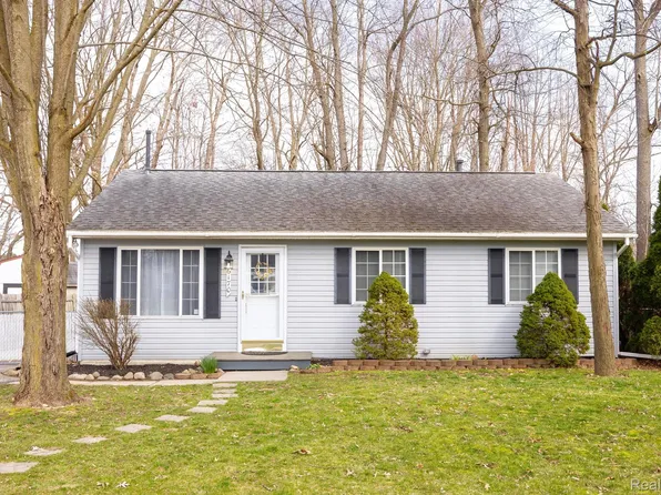 6170 Neilson Rd, Davisburg, MI 48350