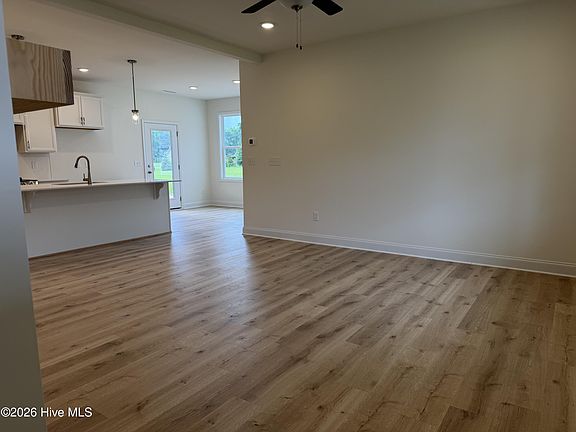5th image of 570 Springtooth Drive