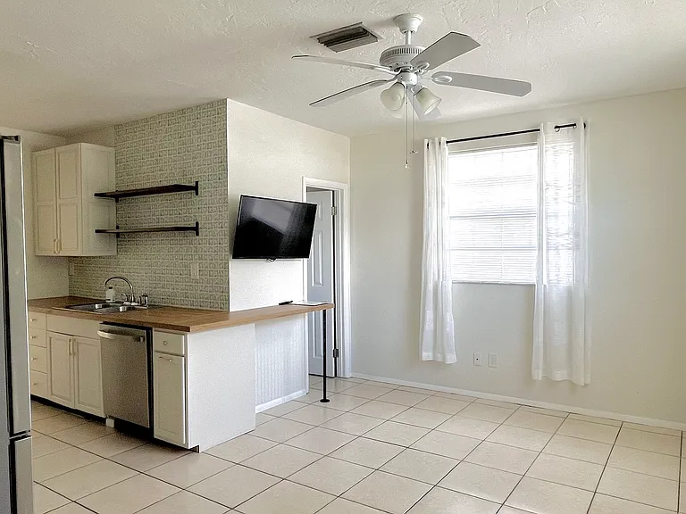 8810 Vamo Rd #8810 — Photo 2