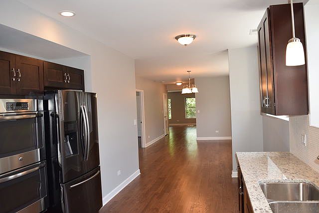 1st image of 6120 N Washtenaw Ave APT 2