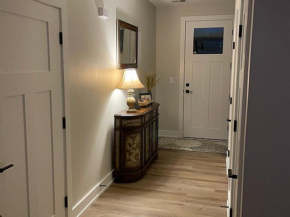 5th image of 20 Reyes Ln