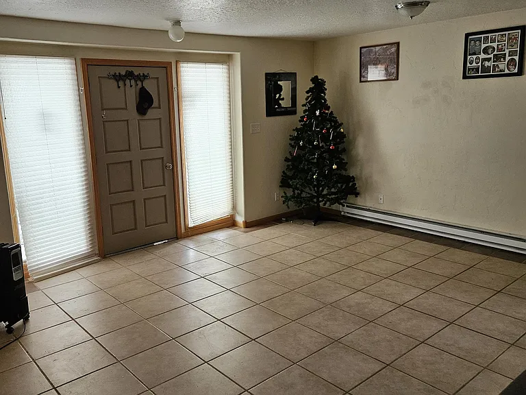410 Smith Ave — Photo 9