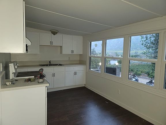 4th image of 2273 1/2 Grand Ave