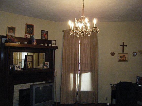 2nd image of 127 Scioto St