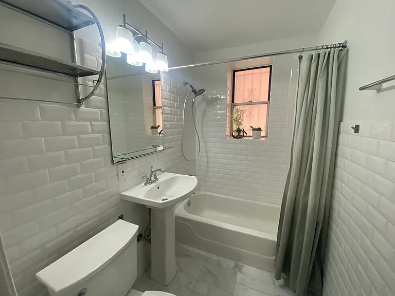 1820 Clydesdale Pl NW #6 — Photo 5