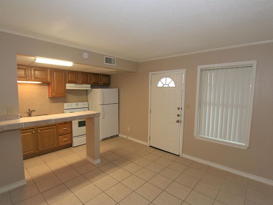 2nd image of 1903 Lawndale Ave #20