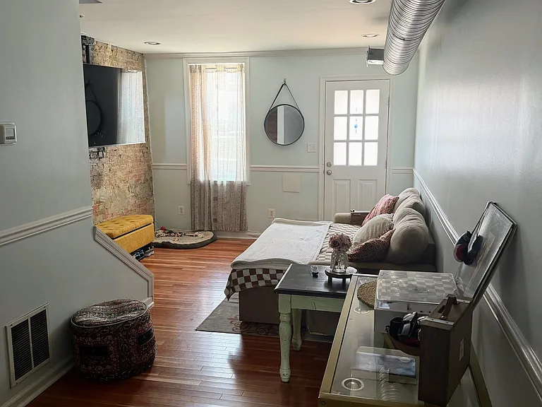 1455 Hull St — Photo 2