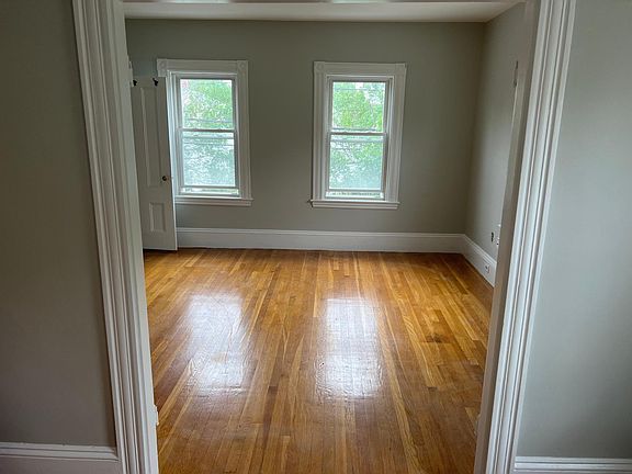 5th image of 31 Albertina St #2