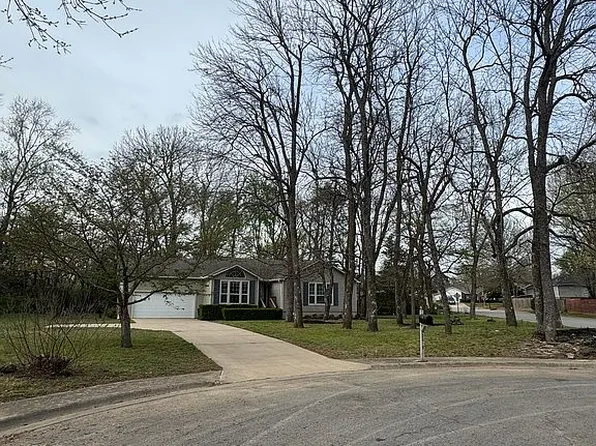 2668 W Megan Dr, Fayetteville, AR 72703